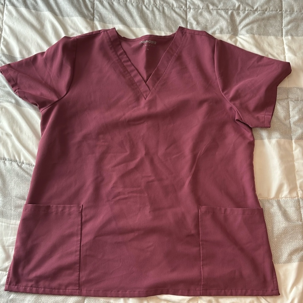Mandala scrub top size XL